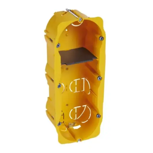 [LEG089353] Boîtier Triple verticale (entraxe 51mm) pour cloison creuse H.50mm - Legrand